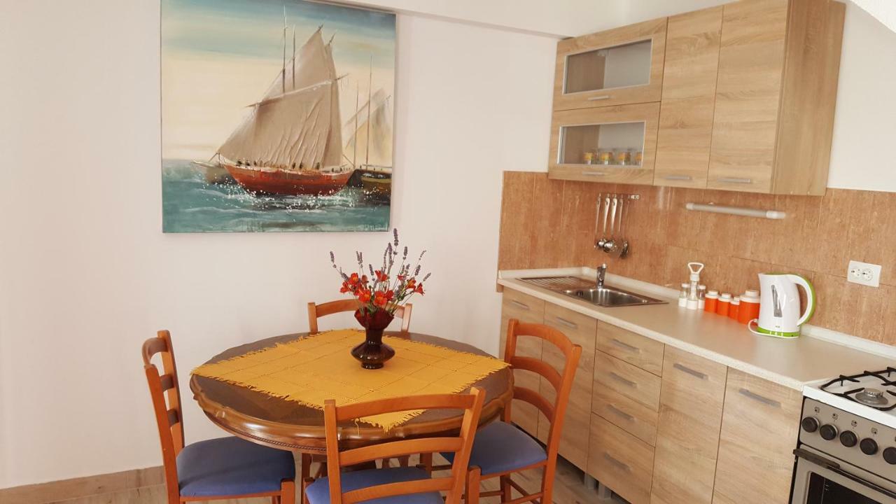 Petrovic Apartment *
