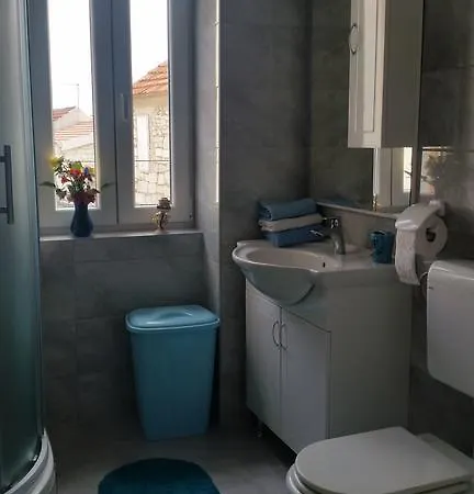 Apartment Petrovic Trogir Exterior photo
